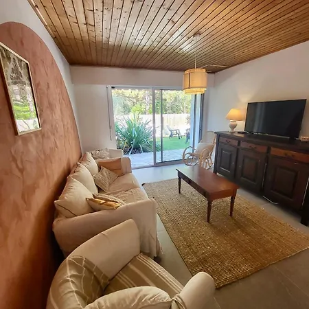 La Maison De La Pinede, 4 *