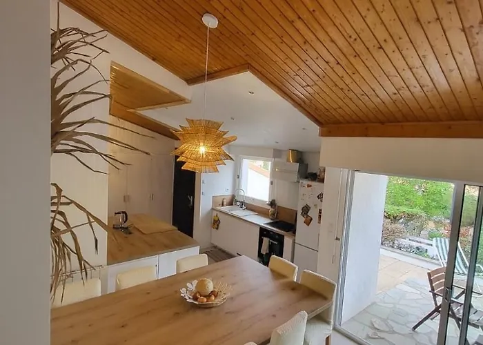 La Maison De La Pinede, 4 *