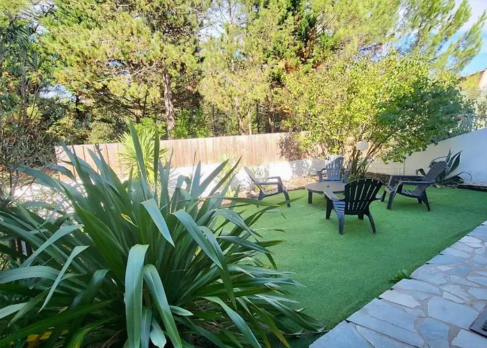 La Maison De La Pinede, 4 Holiday home