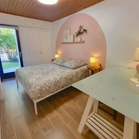 بيت للعطل La Maison De La Pinede, 4 *