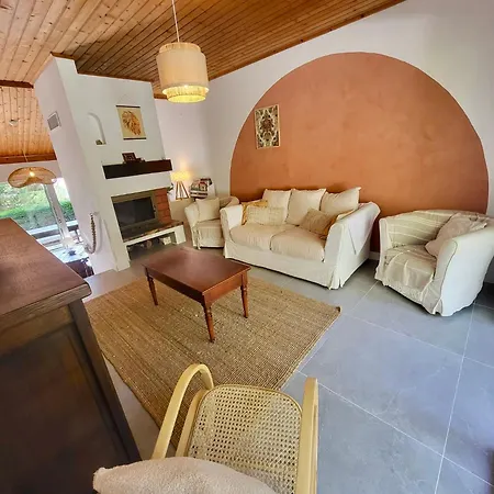 La Maison De La Pinede, 4 بيت للعطل *