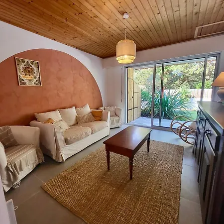 La Maison De La Pinede, 4 سان جان دي مونت