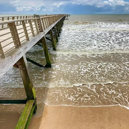 La Maison De La Pinede, 4 بيت للعطل