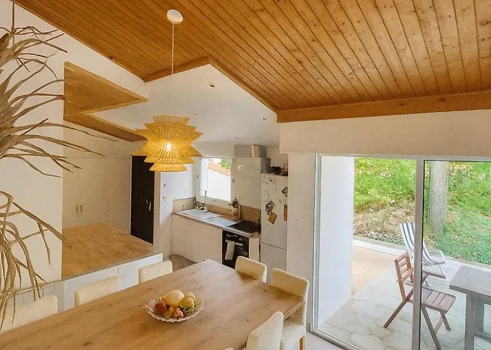 La Maison De La Pinede, 4 *