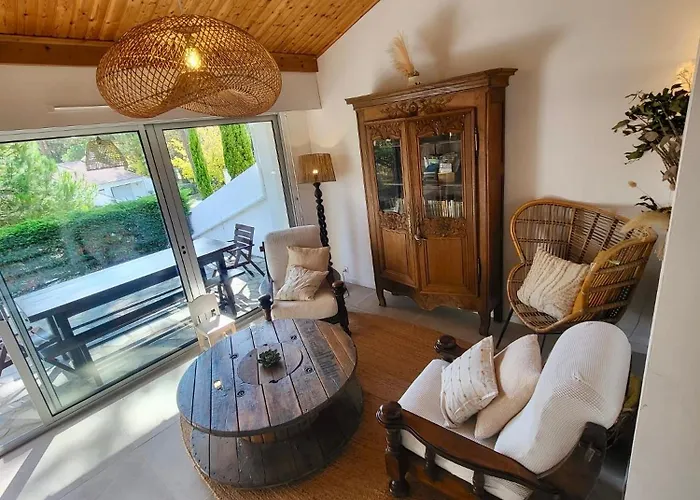 La Maison De La Pinede, 4